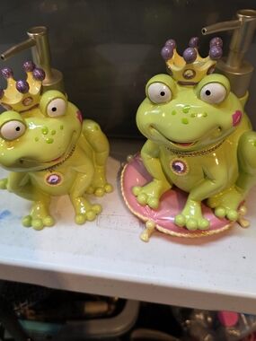Green Princess Frog Toy Soap Dispenser for Kids - Charming Bath Accessory